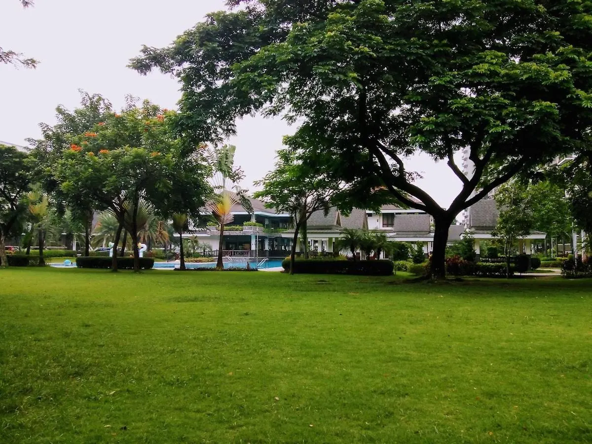 Apartment Millionaire Tropical Paradise Penthouse Royal Palm Manila